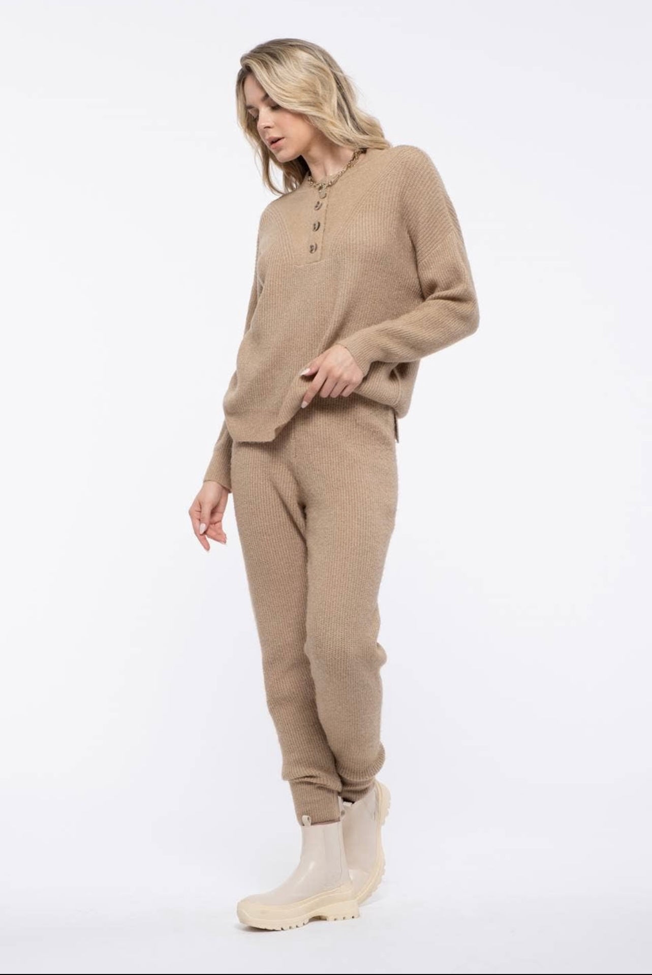 KNIT LOUNGE SET
