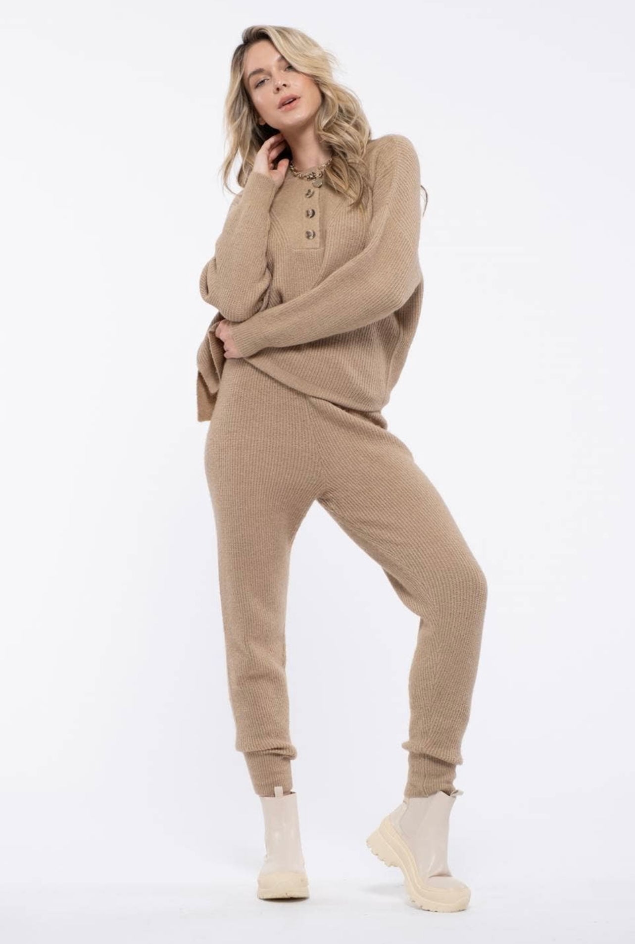 KNIT LOUNGE SET